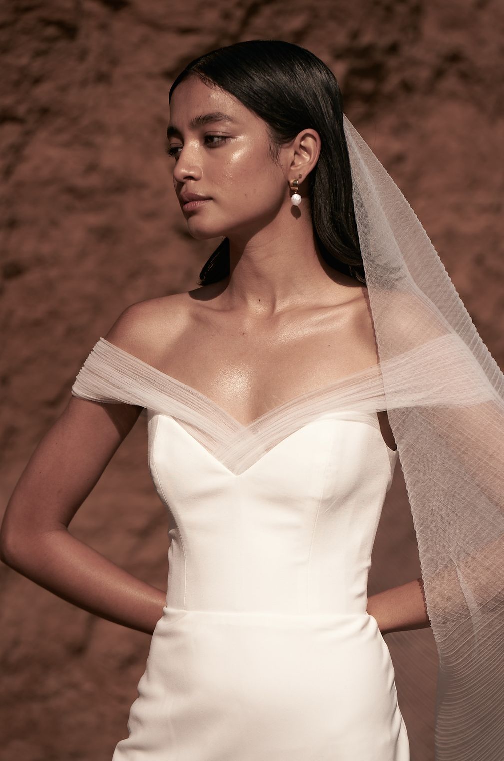 Simple White Mesh Bridal Veil with Hair Comb – Modsele